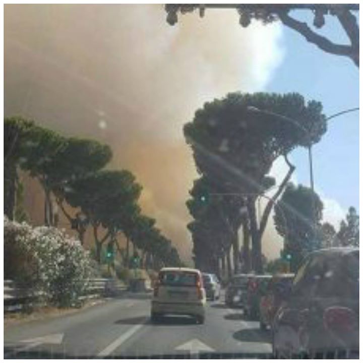 ROMA, INCENDIO IN CITTA': CASE EVACUATE - ECCO COSA STA ACCADENDO - 17/07/2017